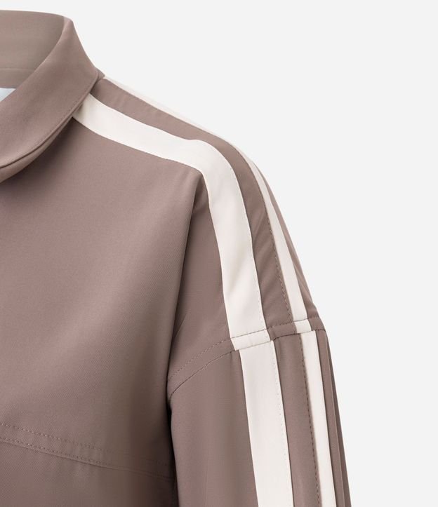 Campera Oversized Deportiva en Microfibra con Recortes Contrastantes 8