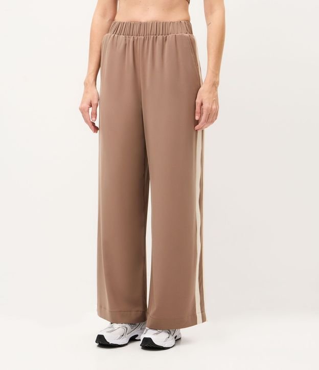 Pantalón Recto Deportiva en Microfibra con Rayas Laterales 2