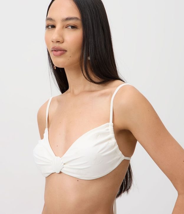 Bikini Top Media Taza con Bordado y Adorno de Caracola