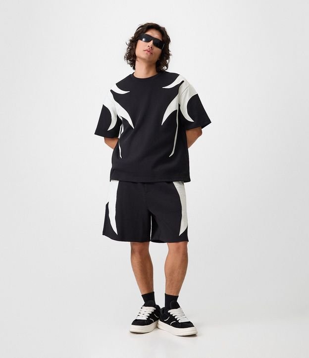 Remera Boxy con Detalle de Llamas Laterales 2