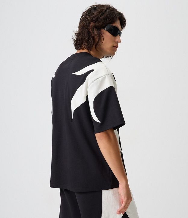Remera Boxy con Detalle de Llamas Laterales 3