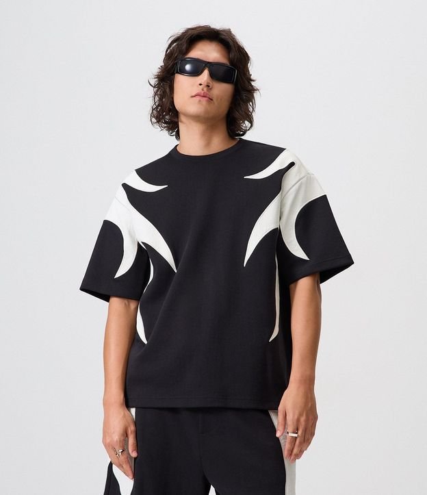 Remera Boxy con Detalle de Llamas Laterales 4