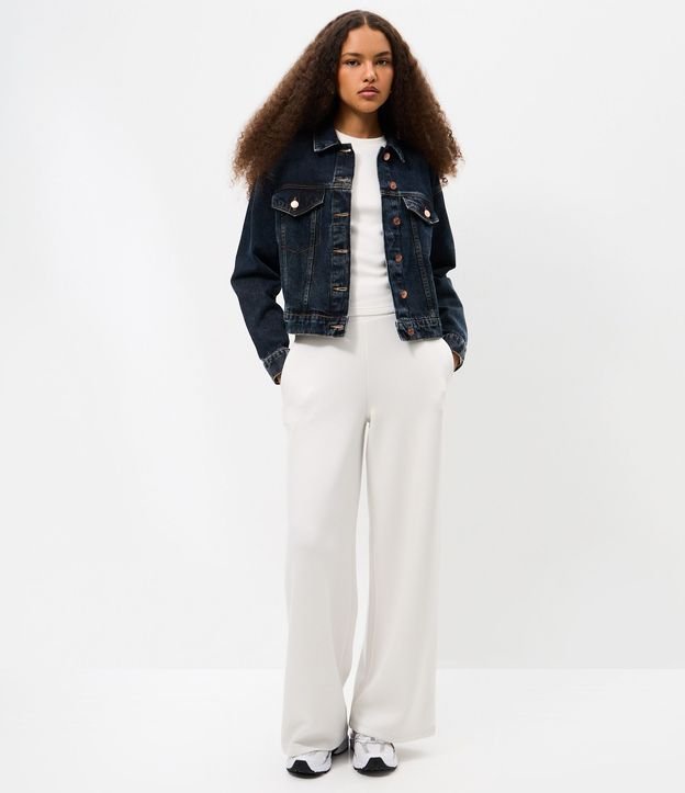 Campera Boxy en Jeans con Bolsillos y Recortes 2