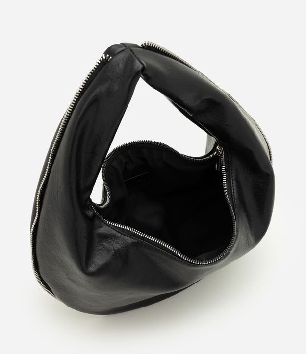 Bolsa Baguette Mediana en PU con Formato Curvo 4