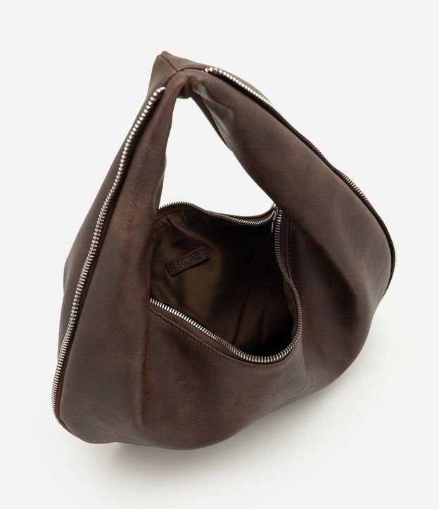 Bolsa Baguette Mediana en PU con Formato Curvo 5