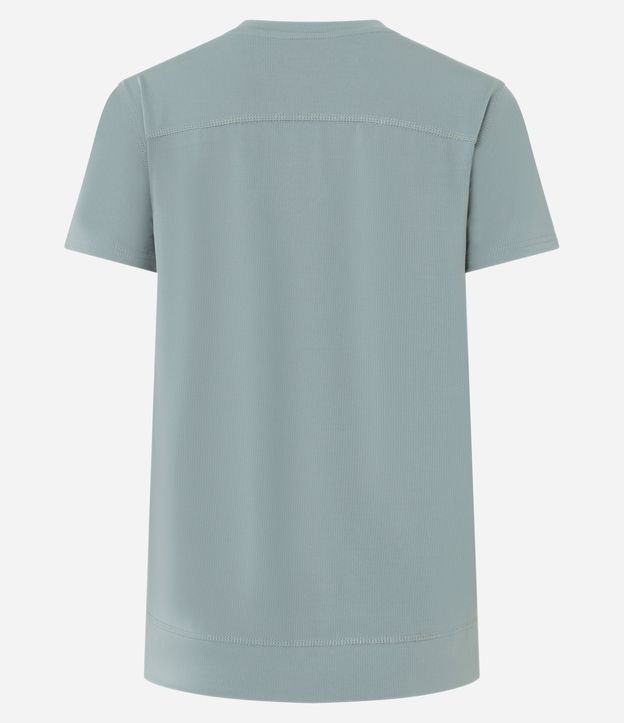 Remera Deportiva en Microfibra Agujerada con Ruedo Mullet 7