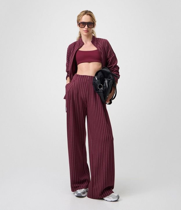 Pantalón Recto Deportivo en Microfibra con Estampa Rayada