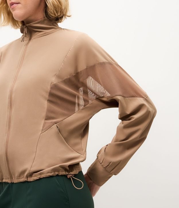 Campera Deportiva Rompe Viento con Recortes en Tule 3