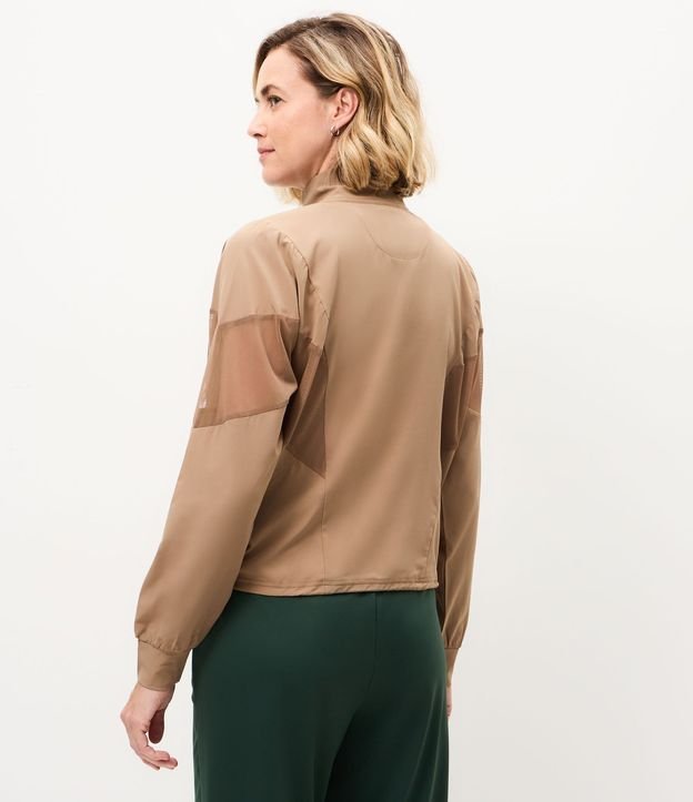 Campera Deportiva Rompe Viento con Recortes en Tule 4