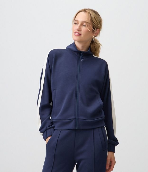 Campera Deportiva en Microfibra con Recorte Contrastante