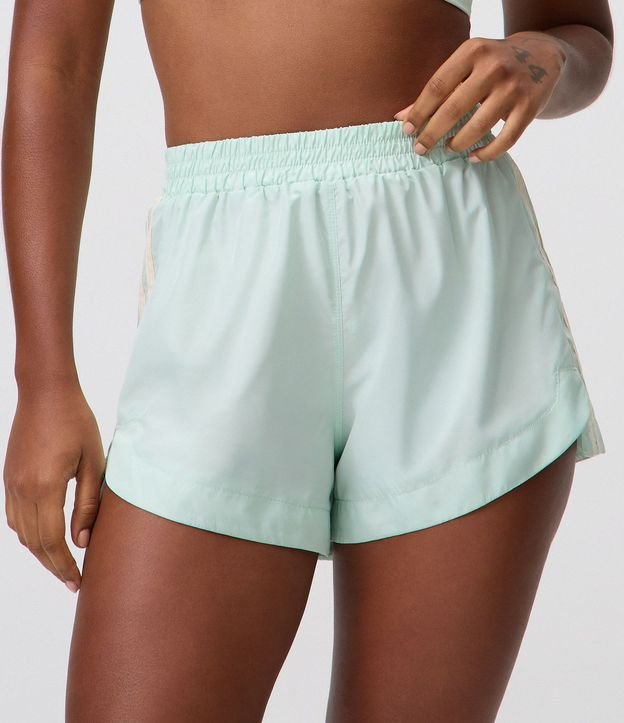 Bermuda Runner Deportiva con Rayas Laterales 2