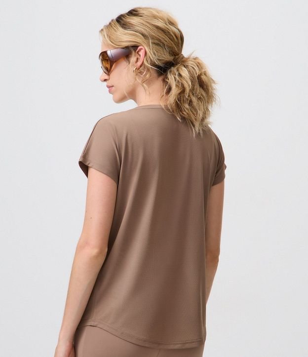 Remera Deportiva en Microfibra Texturizada 3