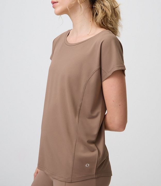 Remera Deportiva en Microfibra Texturizada 4