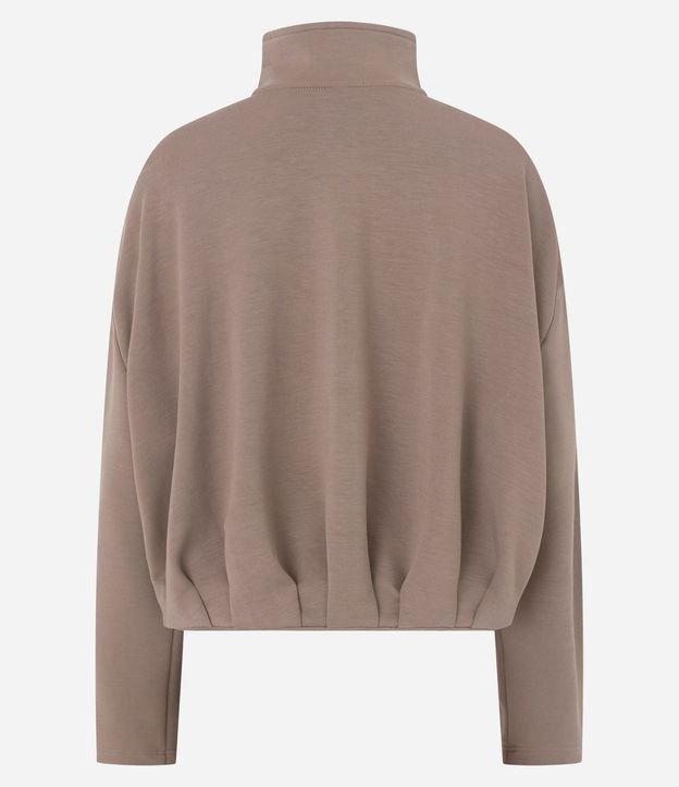 Campera en Modal con Cuello Alto y Pliegues en el Ruedo 6