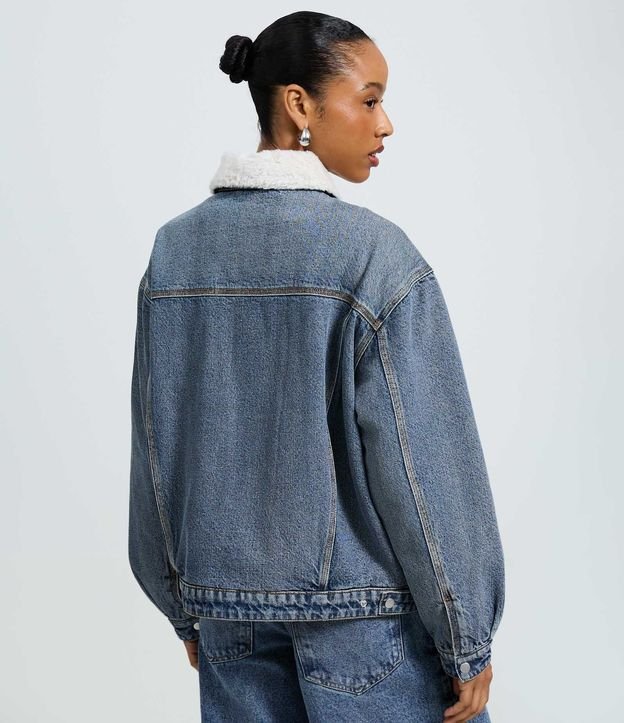 Campera Trucker en Jeans con Cuello Sherpa 4