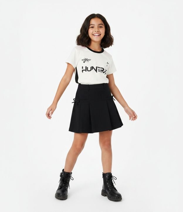 Remera Infantil Baby Tee con Estampa Huntrix – Talle 5 a 14 años