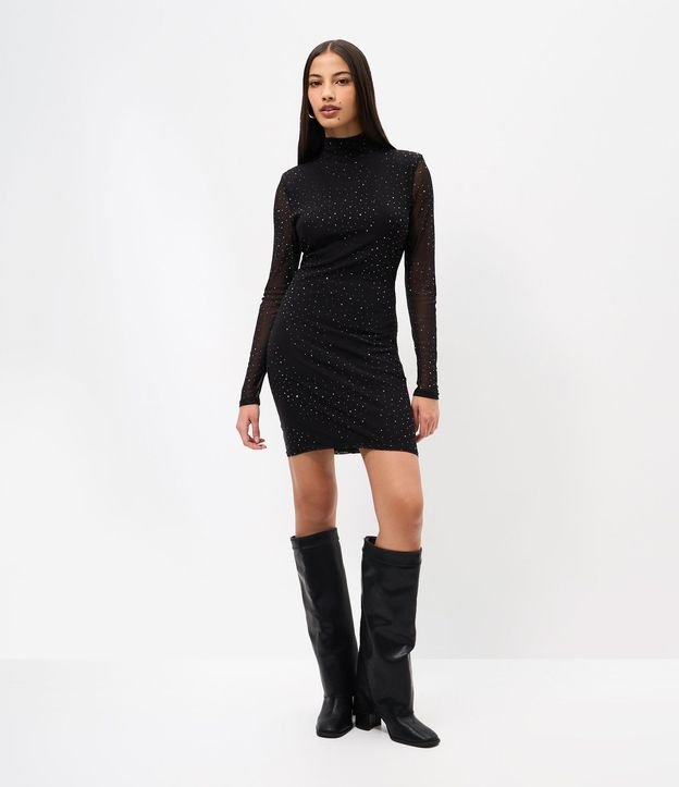 Vestido Corto en Tule con Brillos y Abertura en la Espalda 2