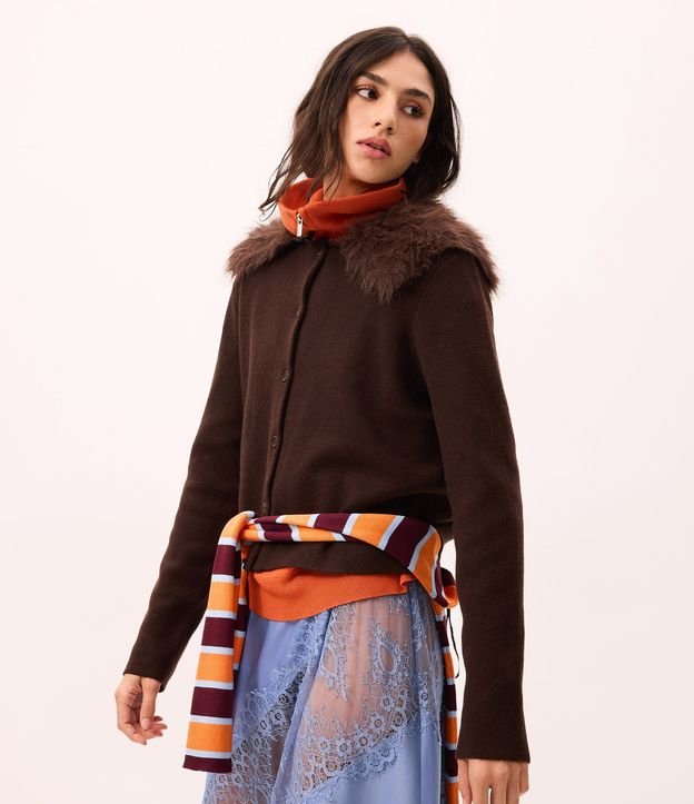 Cardigan Femenino Corto en Tricot con Botones