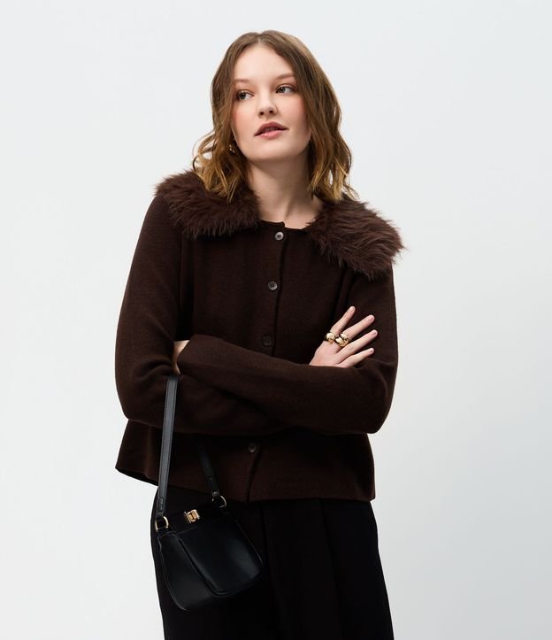 Cardigan Femenino Corto en Tricot con Botones 2