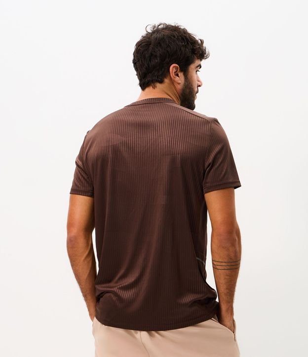 Remera Deportiva Regular con Tecnologia Dry 4