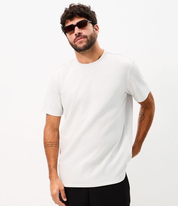 Remera Comfort Deportiva en Tech Fleece con Tecnologia Dry 4