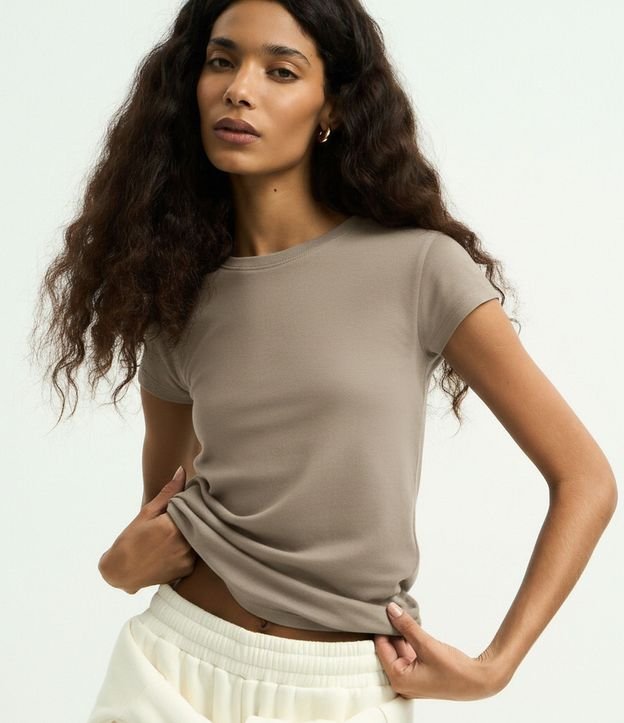 Blusa Básica Ajustada en Algodón con Cuello Redondo