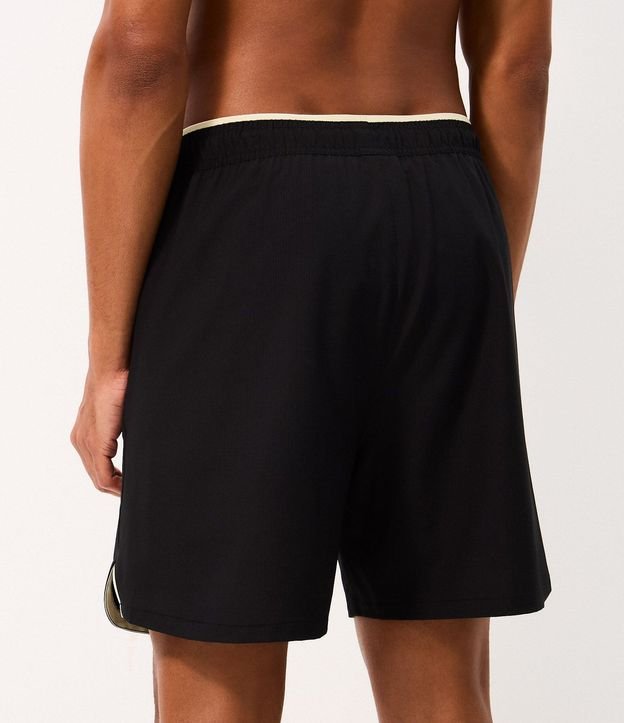 Bermuda Deportiva en Ripstop con Bolsillos Funcionales y Estampa Localizada 4