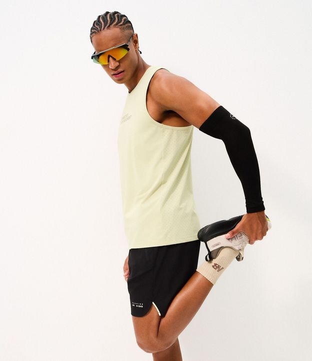 Bermuda Deportiva en Ripstop con Bolsillos Funcionales y Estampa Localizada 6