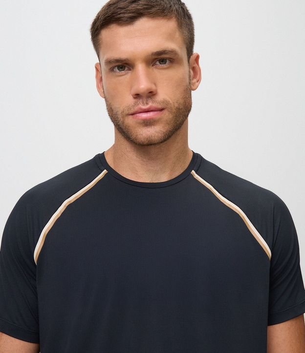 Remera Dry con Manga Raglán y Linea Constrastante 4