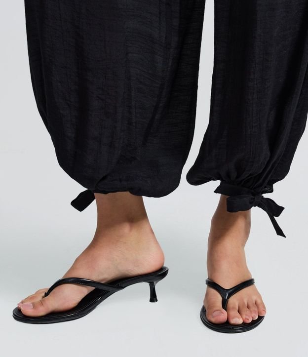 Pantalón Aladim en Crepé con Lazo en el Ruedo 7