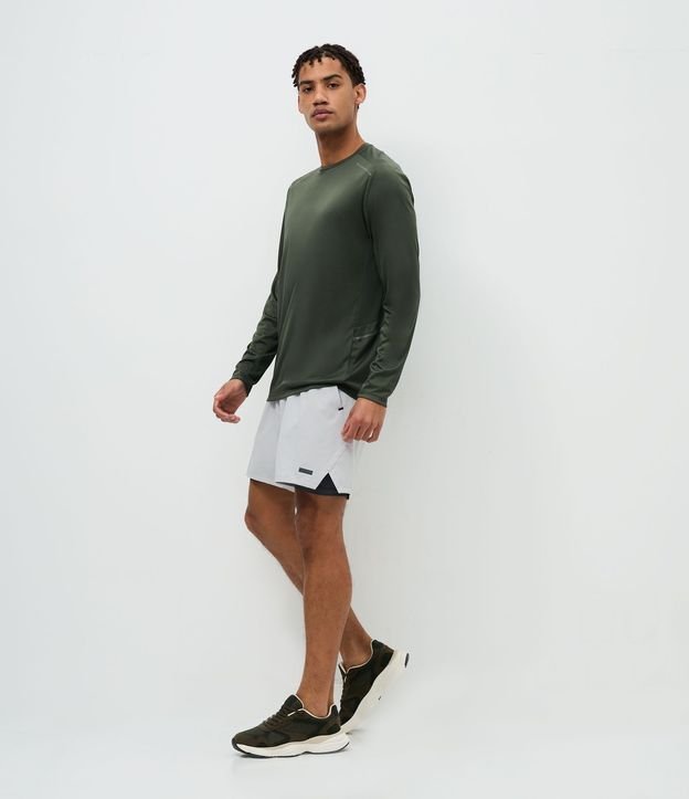Remera Deportiva Dry Fit con Estampa Rayada 2