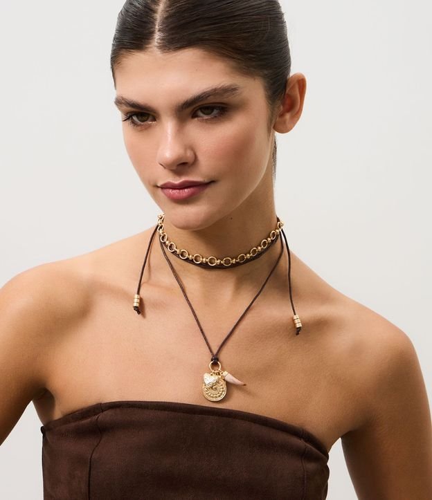 Collar Capas con Colgantes Variados
