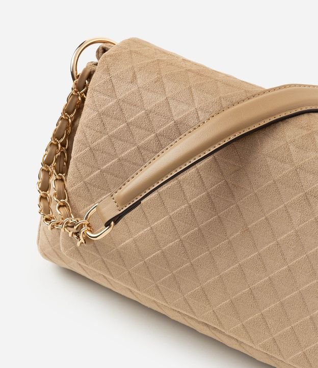 Cartera Shoulder Mediana en Gamuza con Textura Triangulos 5