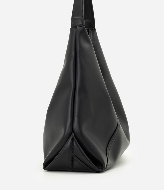 Cartera Hobo Mediana en PU con Recortes Estructurados 2