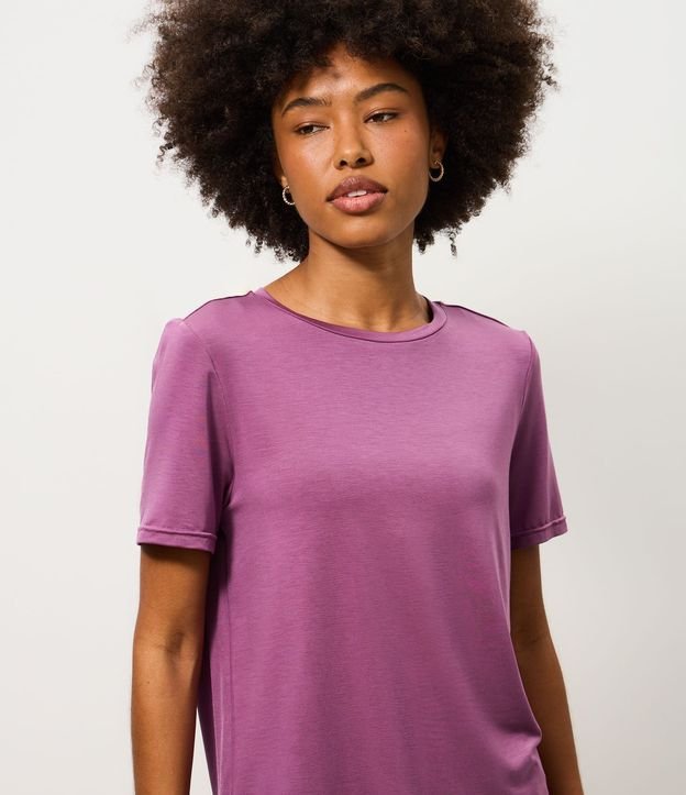 Remera Deportiva en Microfibra con Toque Suave 3
