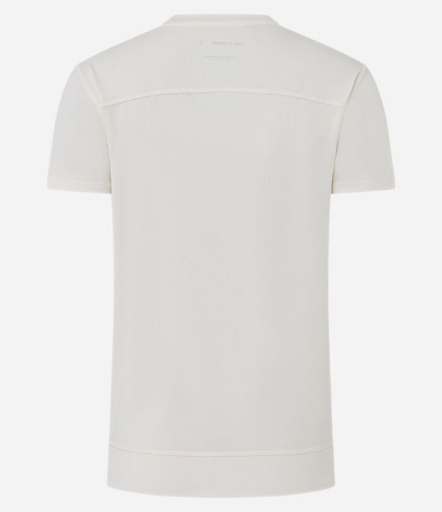 Remera Deportiva en Microfibra Agujerada con Ruedo Mullet 7