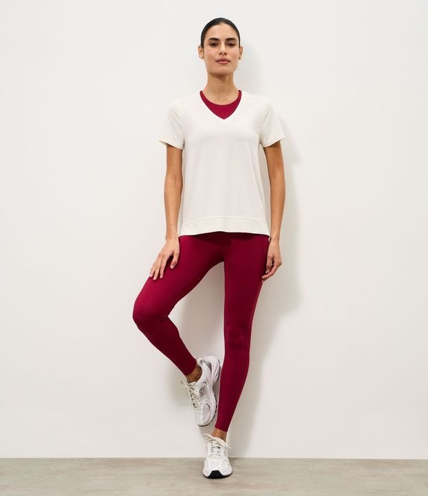 Remera Deportiva en Microfibra Agujerada con Ruedo Mullet 2