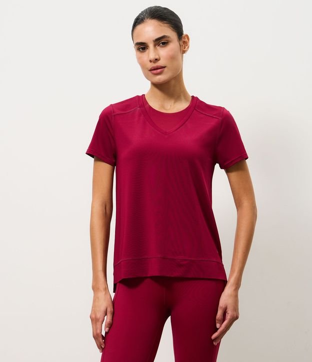 Remera Deportiva en Microfibra Agujerada con Ruedo Mullet