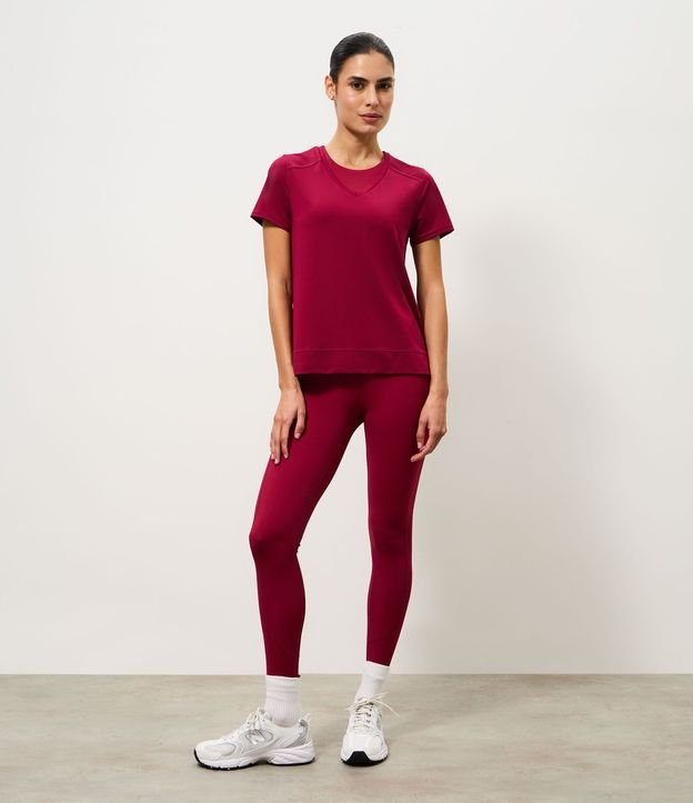 Remera Deportiva en Microfibra Agujerada con Ruedo Mullet 2