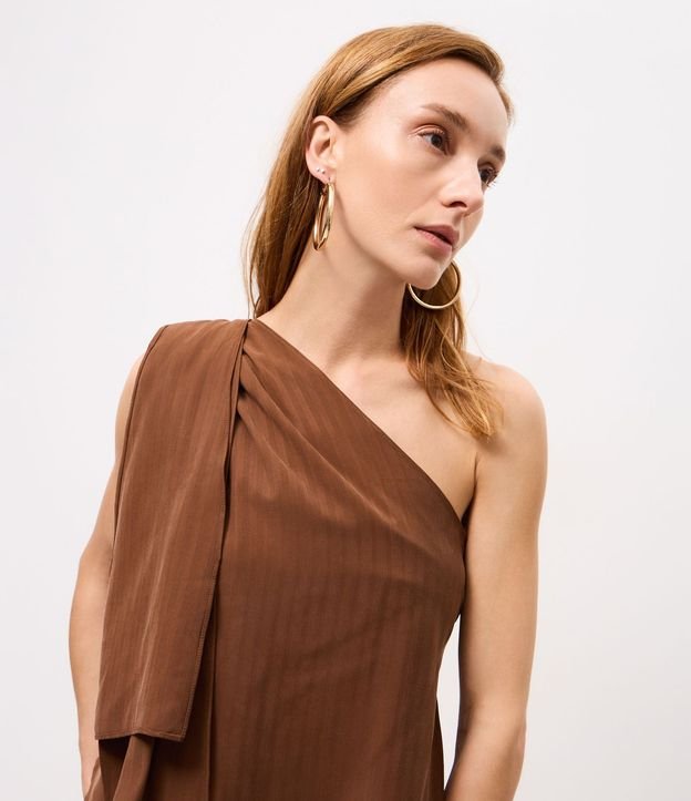 Blusa Amplia con Un Hombro Único 4