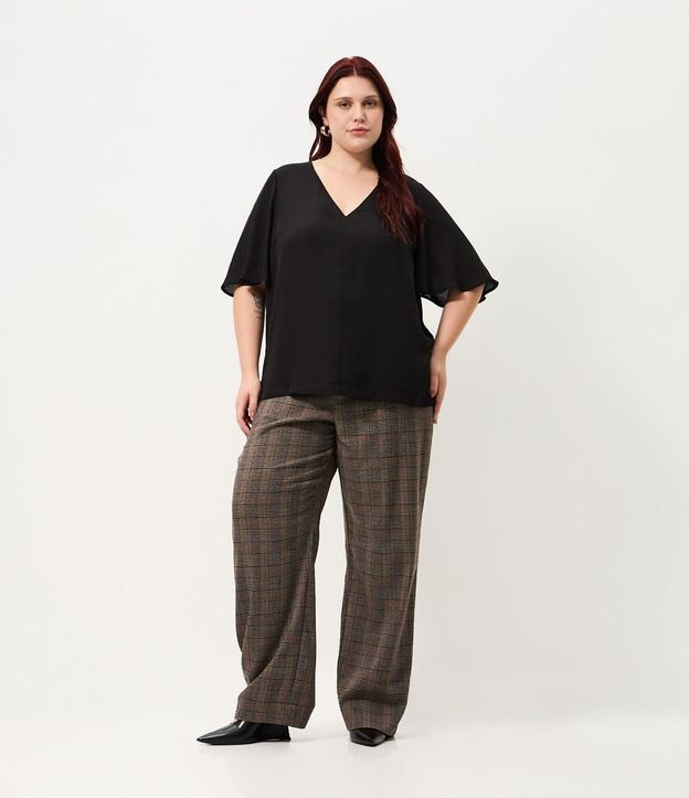 Blusa Crepé Escote V Curve & Plus Size 2