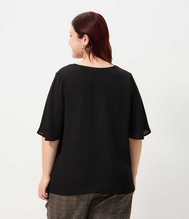 Blusa Crepé Escote V Curve & Plus Size 4