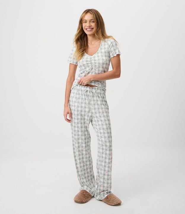 Pijama Largo en Peach Touch con Estampa de Cuadros y Flores