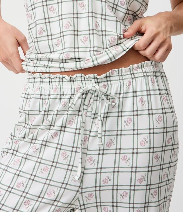 Pijama Largo en Peach Touch con Estampa de Cuadros y Flores 3