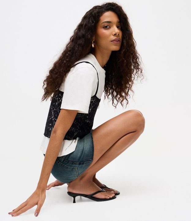Blusa en Algodón con Musculosa de Encaje Sobrepuesta 4