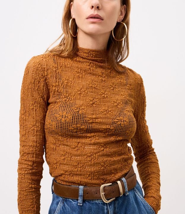 Blusa Regular en Encaje Floral con Textura Perforada 4