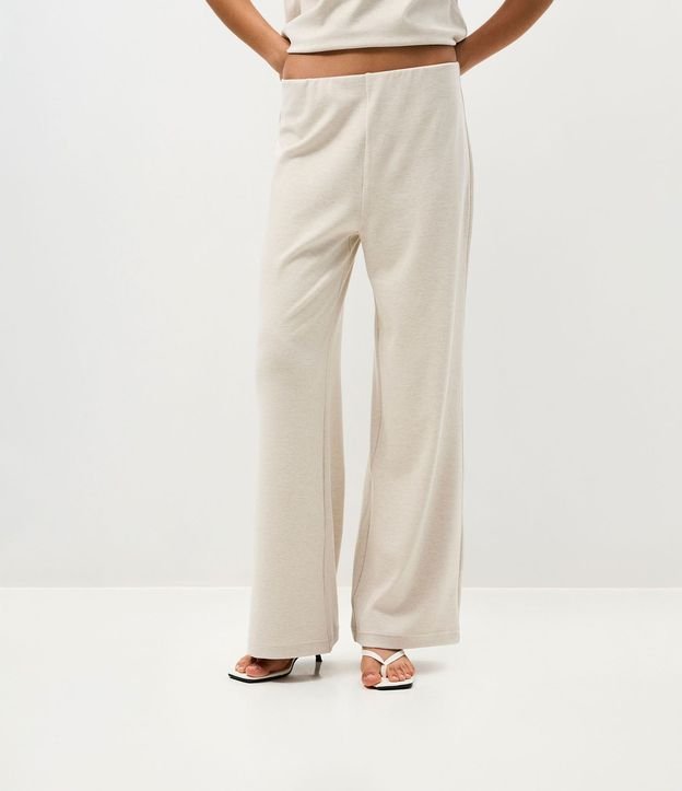 Pantalón en Rib con Modelo Recta 2