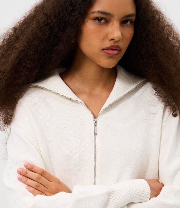 Campera Cropped en Punto con Cremallera Contínua 3