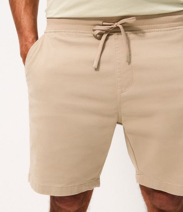Bermuda en Sarga con Cintura Elástica y Bolsillos 4
