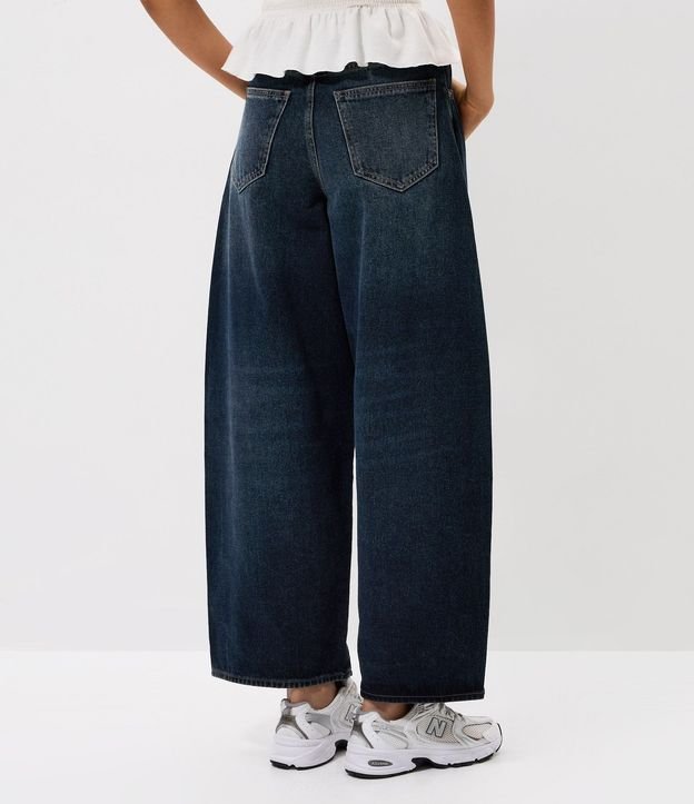 Pantalón Barrel en Jeans con Recorte Lateral 4